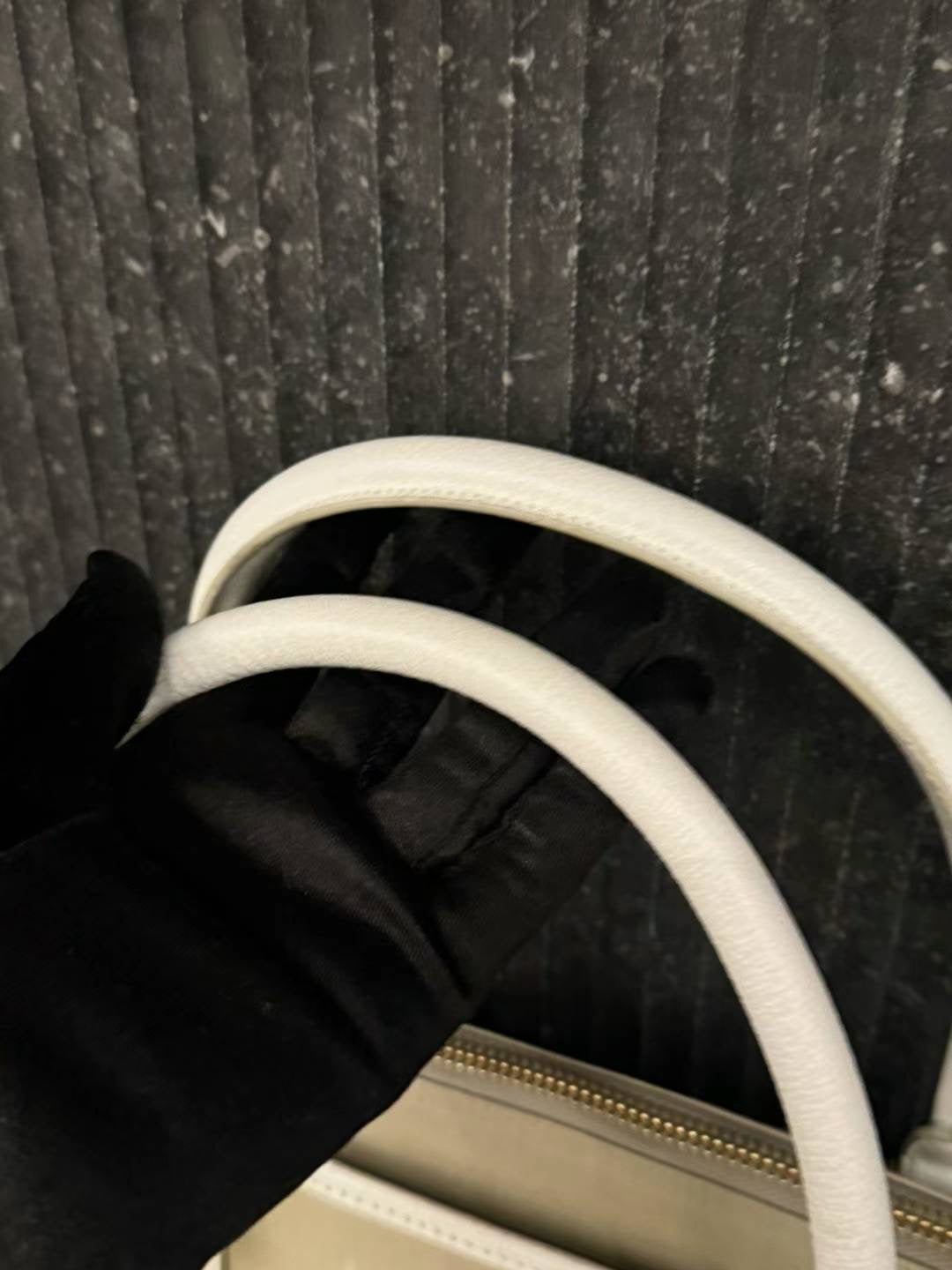 Loewe white / beige amazona tote