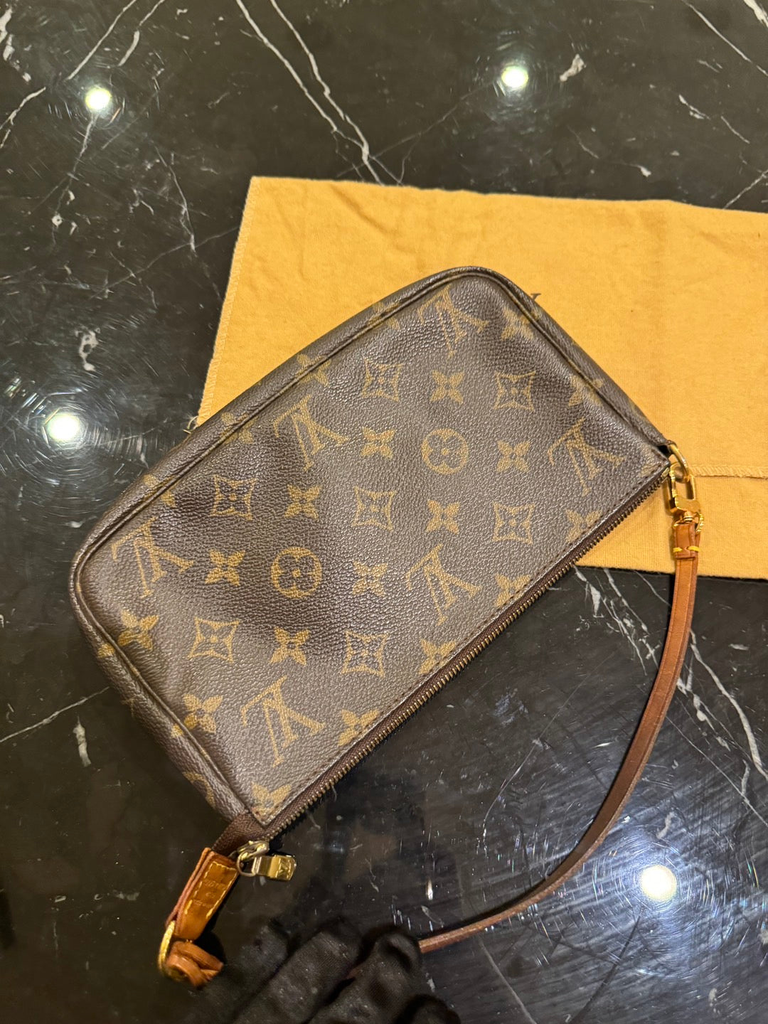Louis Vuitton vintage pochette