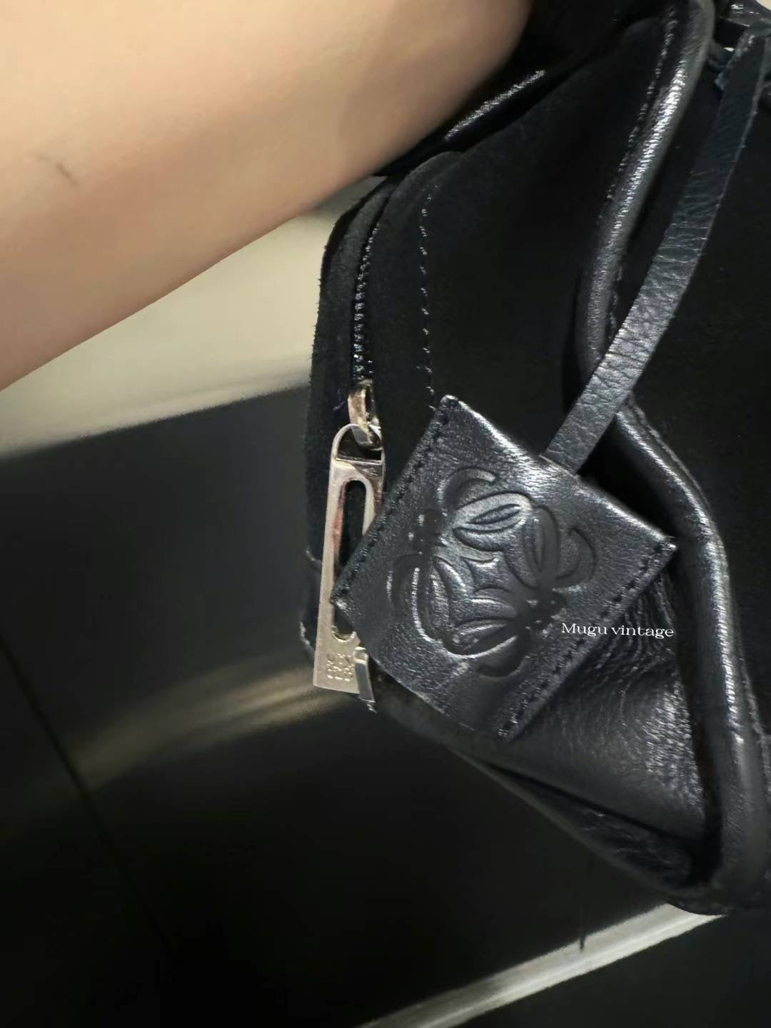 loewe amazona 28 black suede