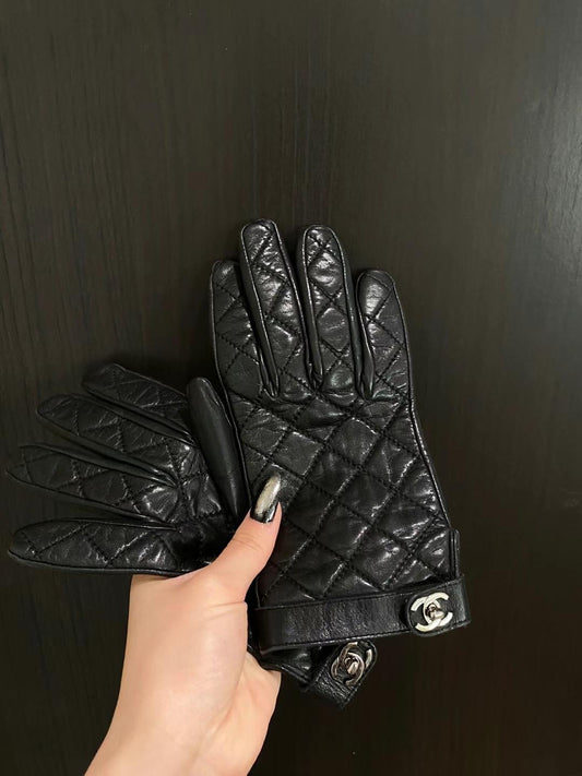 Chanel lambskin gloves