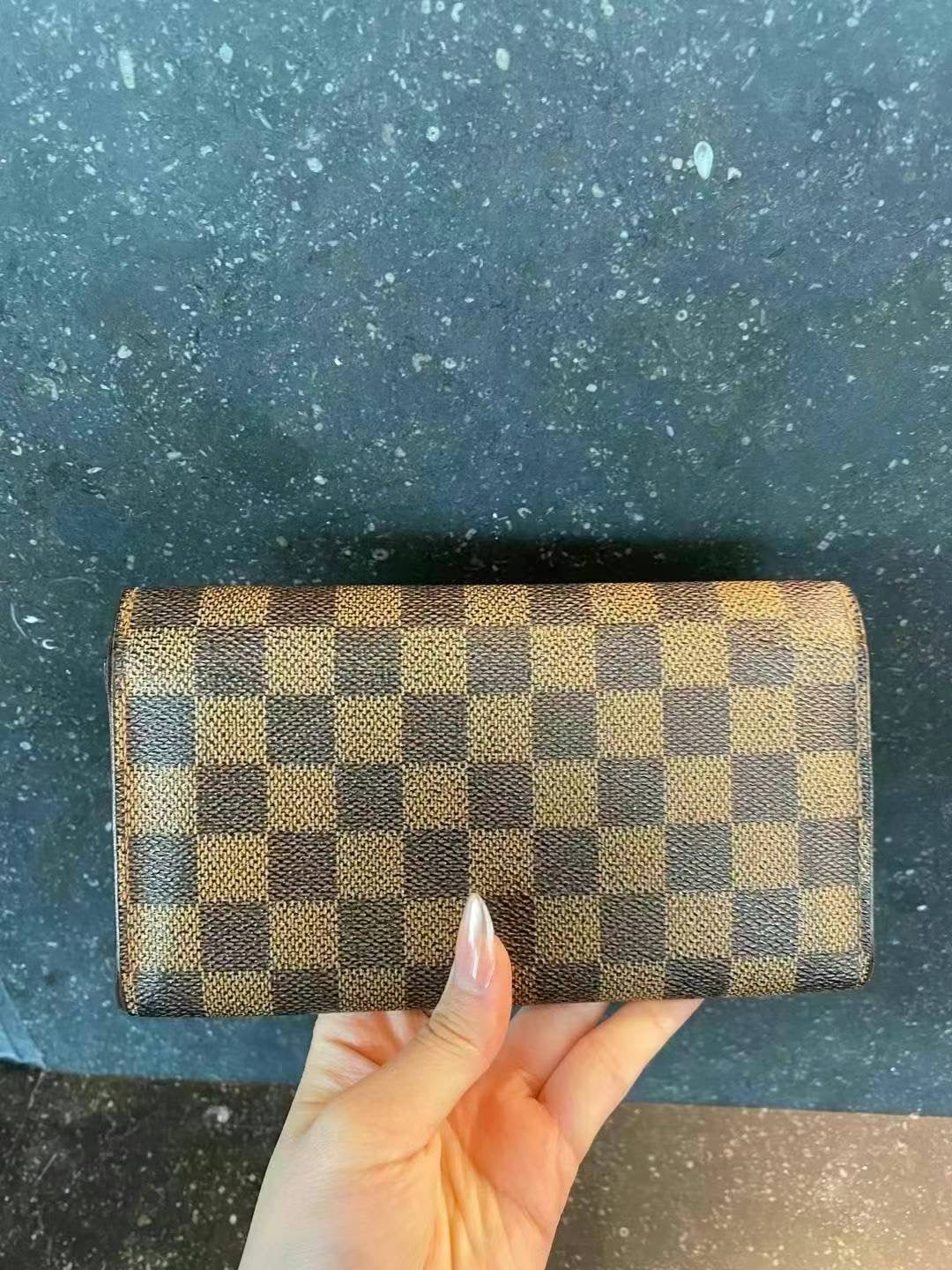 Louis Vuitton damier wallet