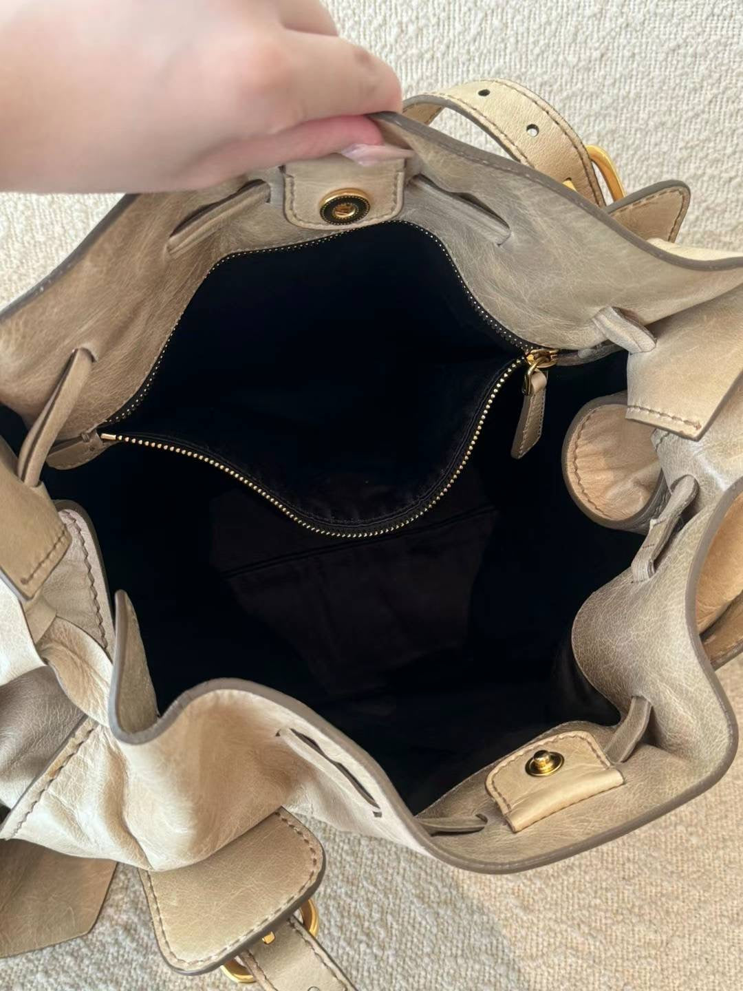 Miu Miu bow leather tote