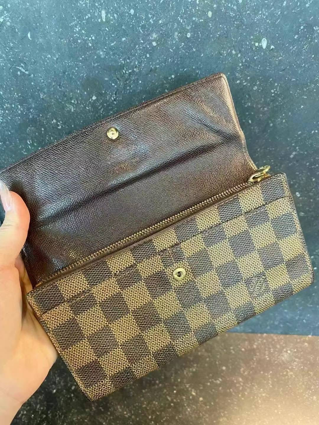 Louis Vuitton damier wallet