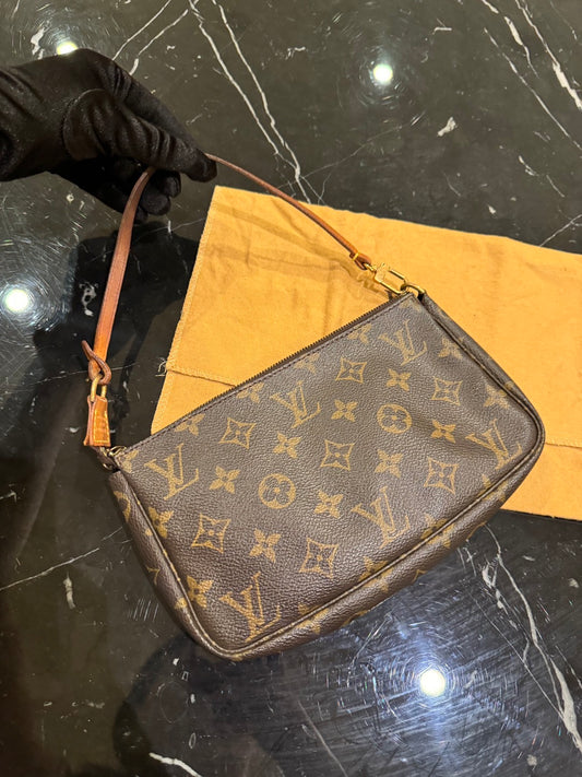 Louis Vuitton vintage pochette