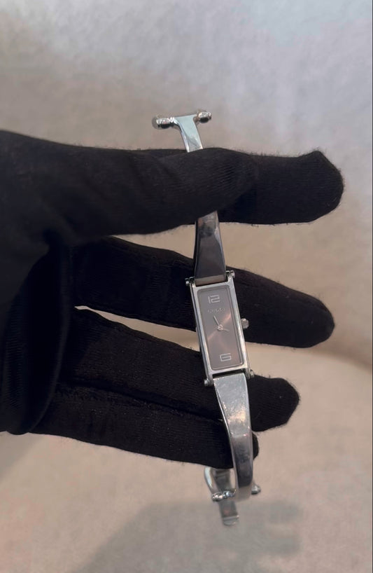 Gucci silver grey quartz watch