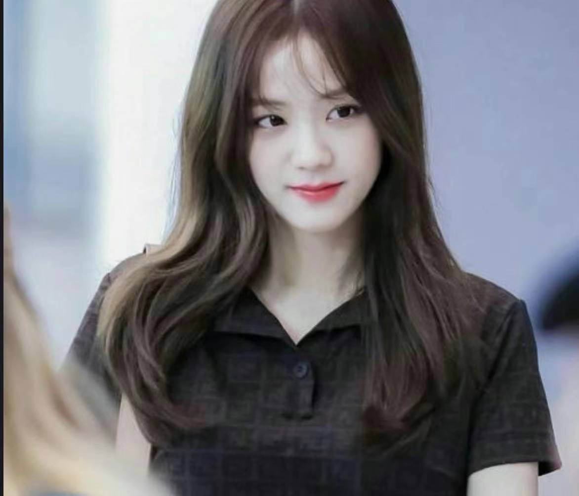 Fendi vintage polo ( seen on jisoo)