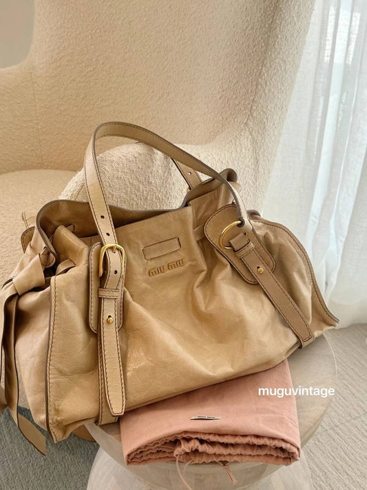 Miu Miu bow leather tote