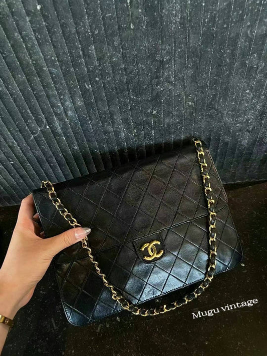 Chanel flap in medium lambskin