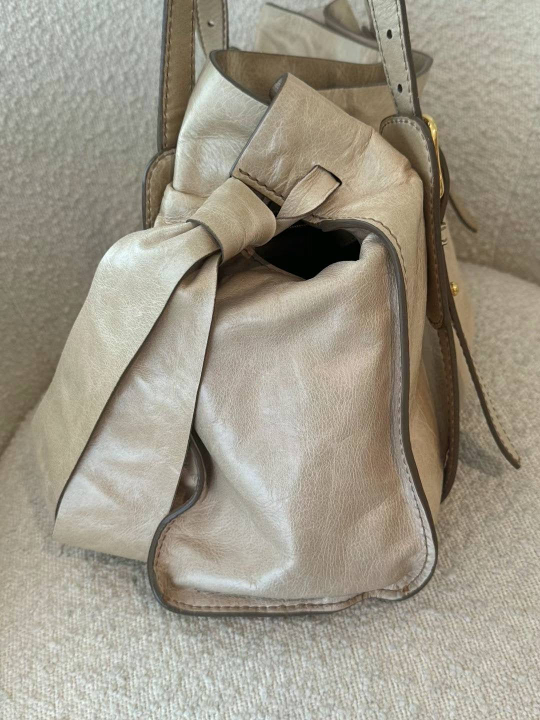 Miu Miu bow leather tote