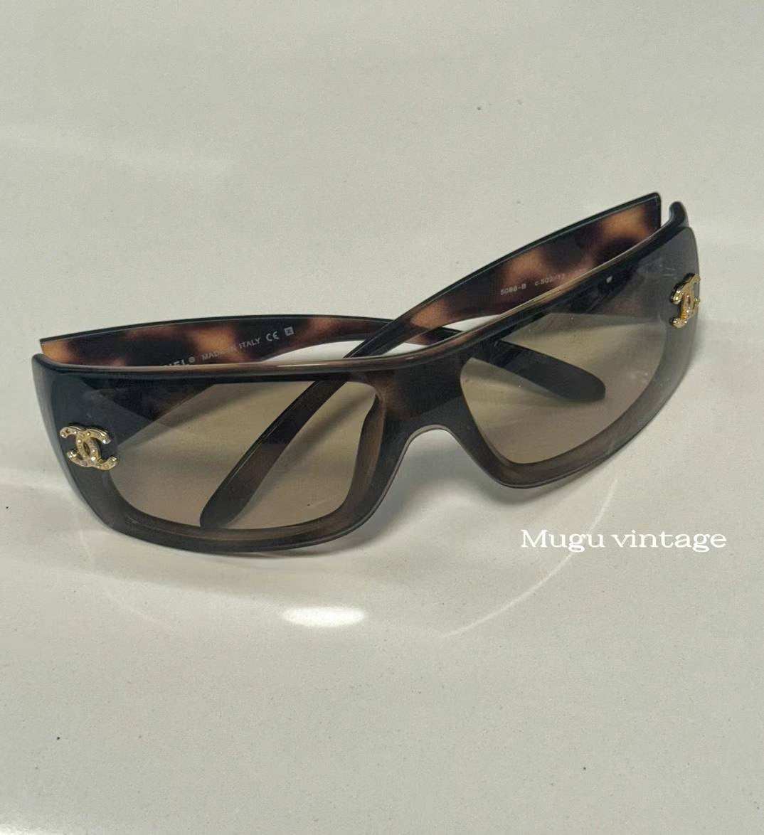 Chanel leopard print y2k sunglasses with case