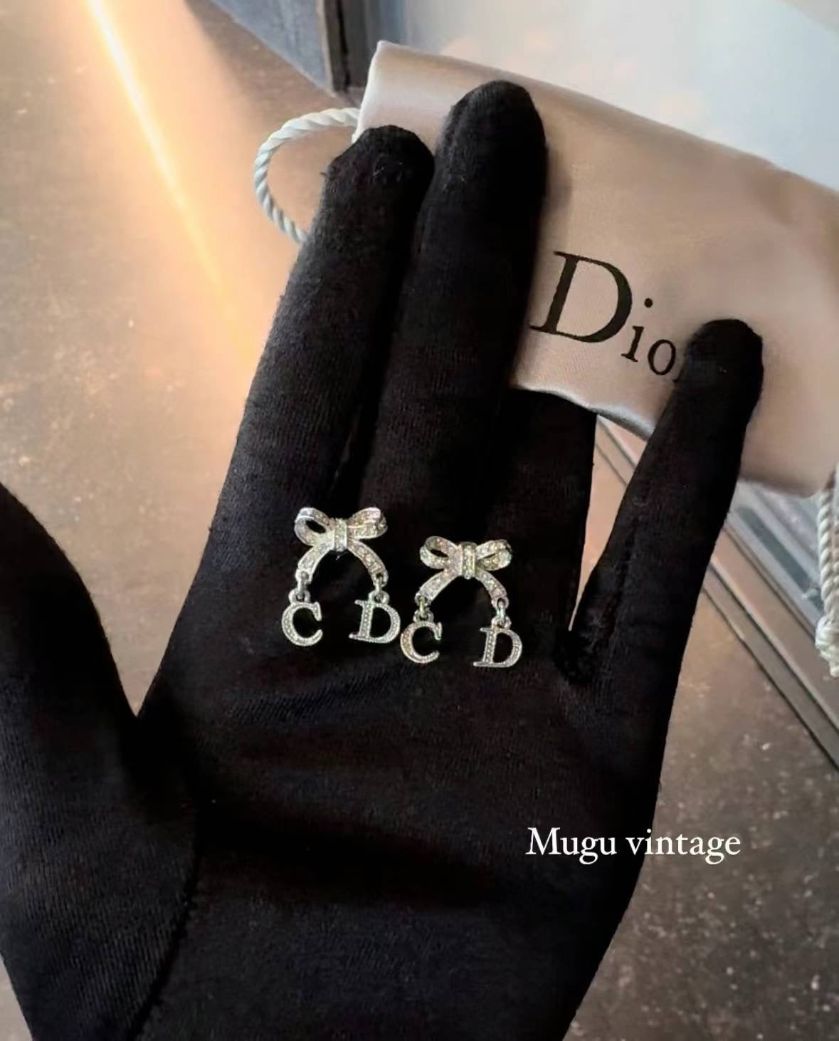 Dior mini bow earrings