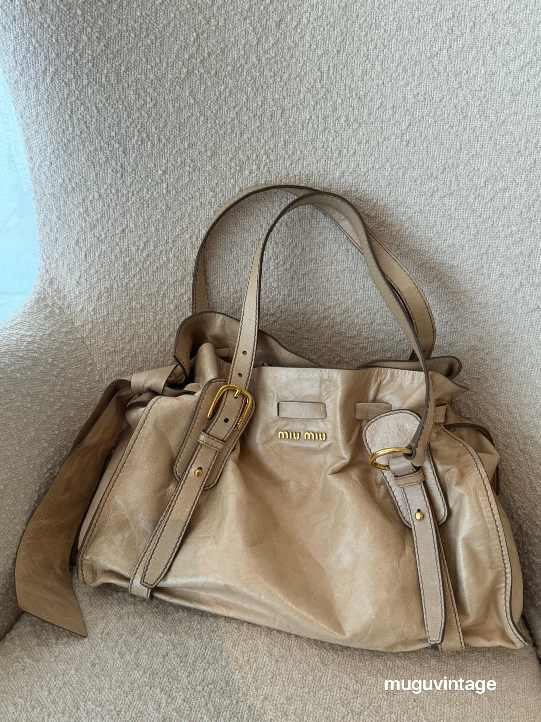 Miu Miu bow leather tote