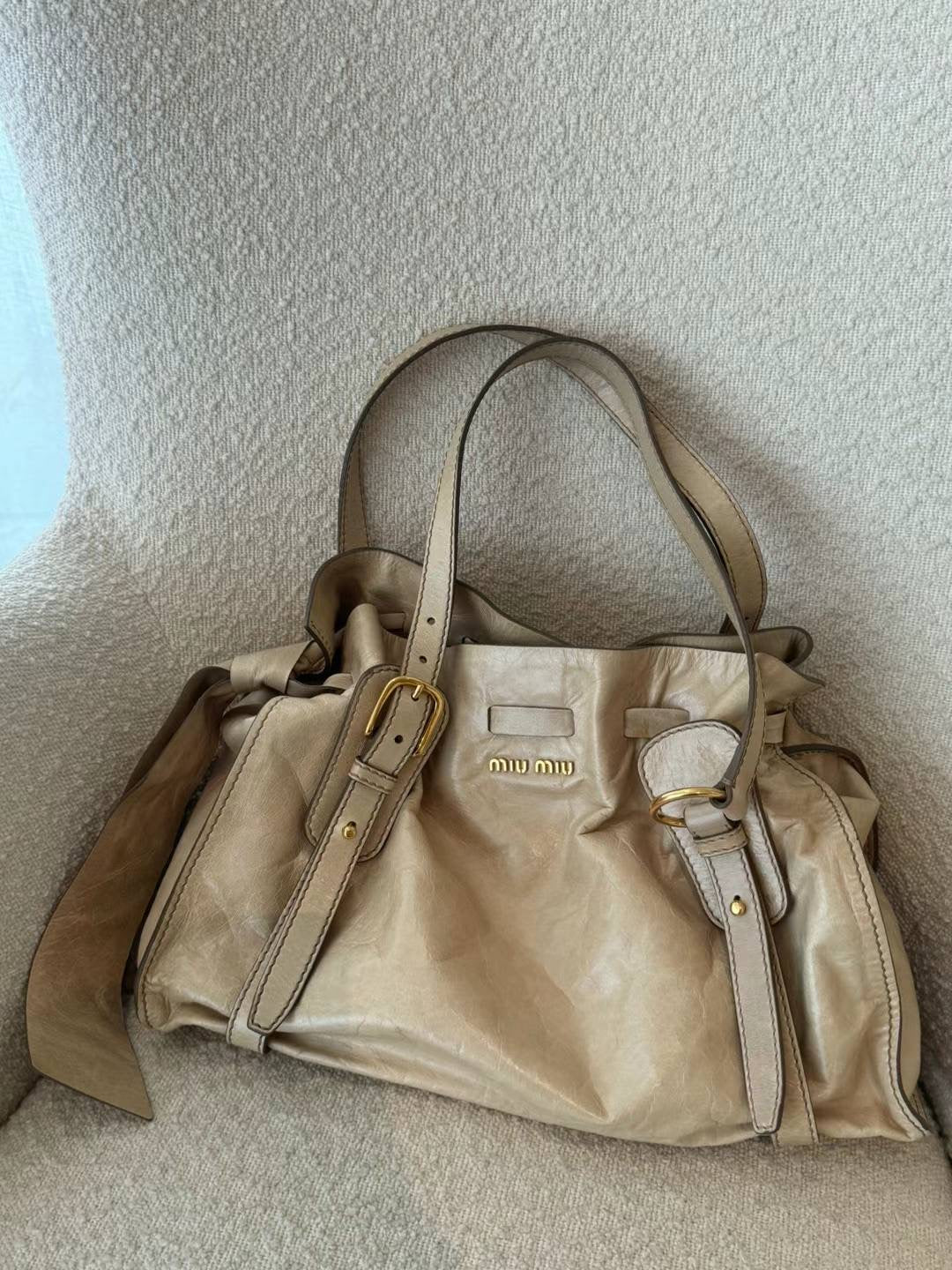 Miu Miu bow leather tote