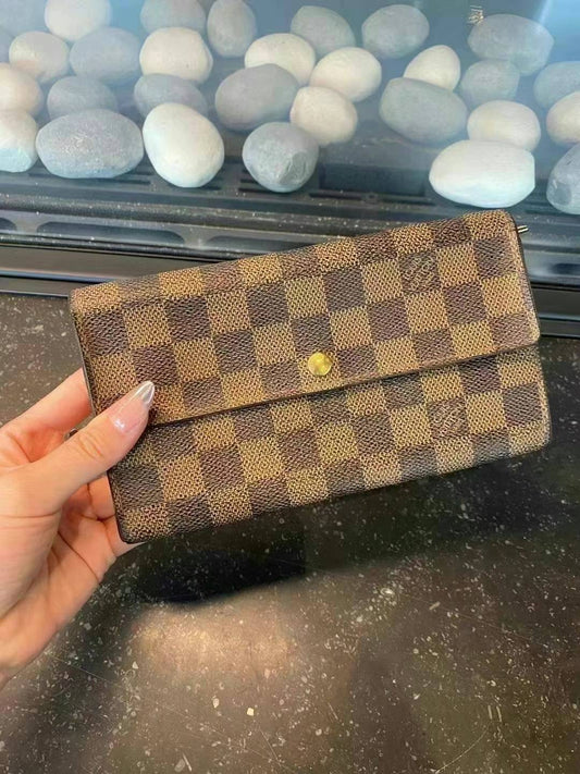 Louis Vuitton damier wallet