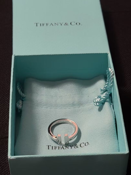 Tiffany T ring sz 6