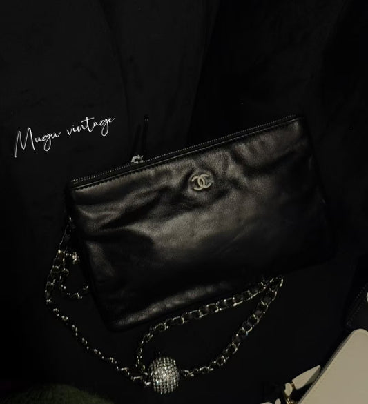 Chanel 22 bag with chain
